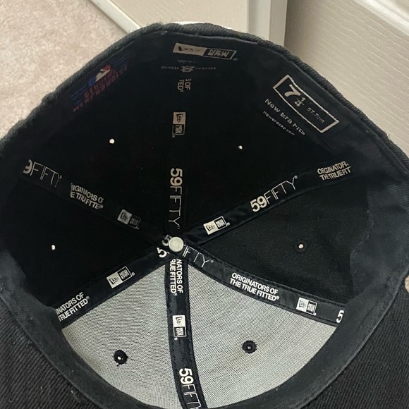 New eRA FITTED hat black size 7 1/4 - Picture 3 of 5